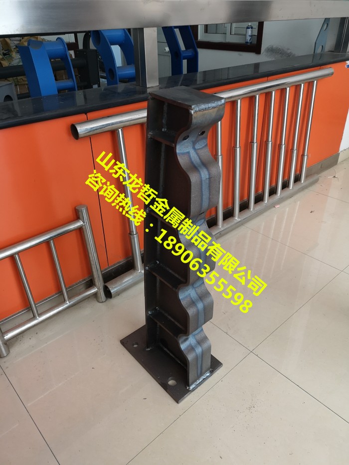 防撞護欄，防撞立柱